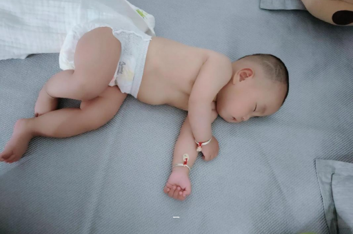 武汉供卵试管机构宝宝脸上有白色斑块 武汉供卵试管机构宝宝脸上有白色斑块